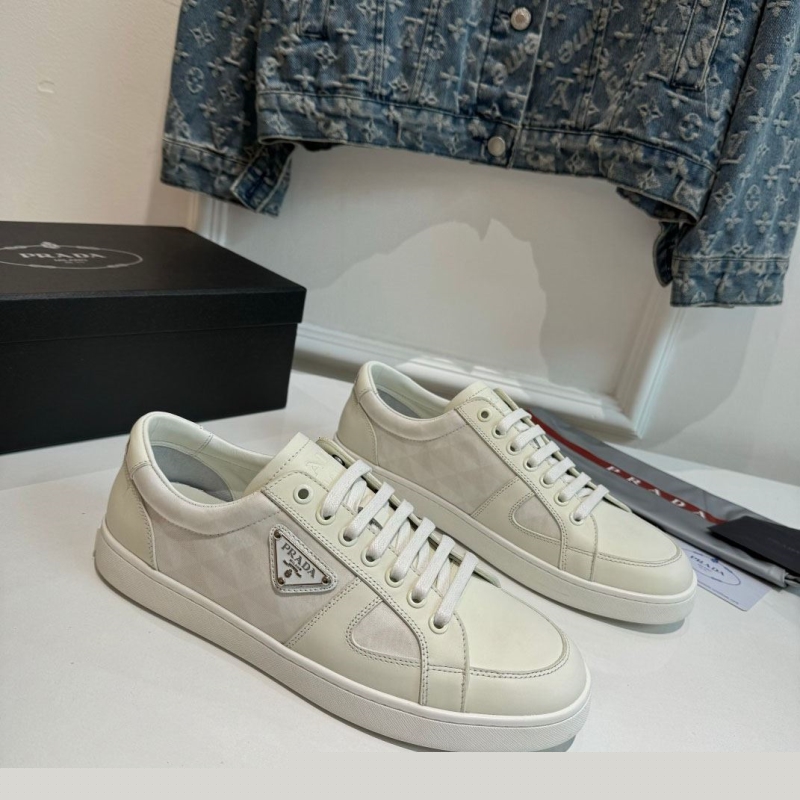 Pra*a casual shoes